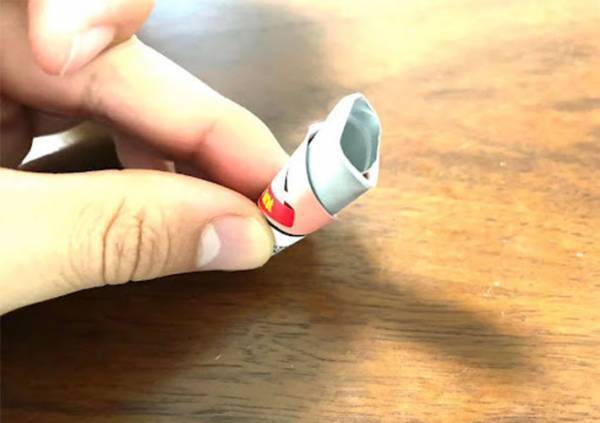 手を汚さない『じゃがりこ』の食べ方　SNSで話題の裏技に「まったく汚れない」