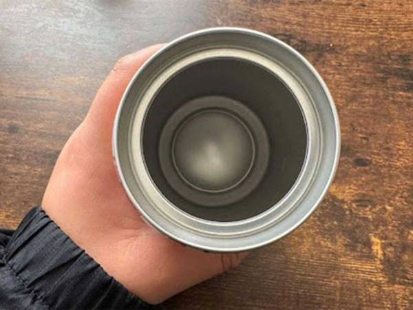 生ジョッキ缶、飲んだら捨ててる？　思わぬ再利用法に「くり抜き不要で５本入った」