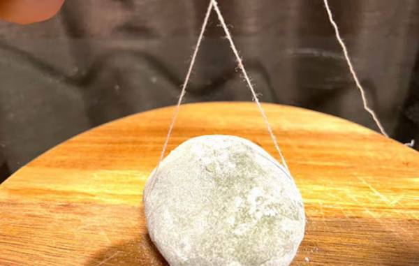 包丁を使わない大福のカット方法に「お店にみたいにきれい…」「感動」