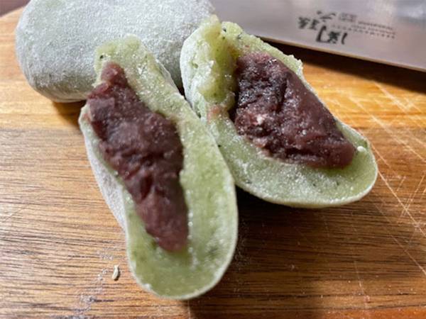 包丁を使わない大福のカット方法に「お店にみたいにきれい…」「感動」