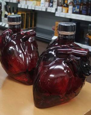 酒店「バレンタインに売れるかな？」　届いたお酒に「り、リアル」「欲しい」