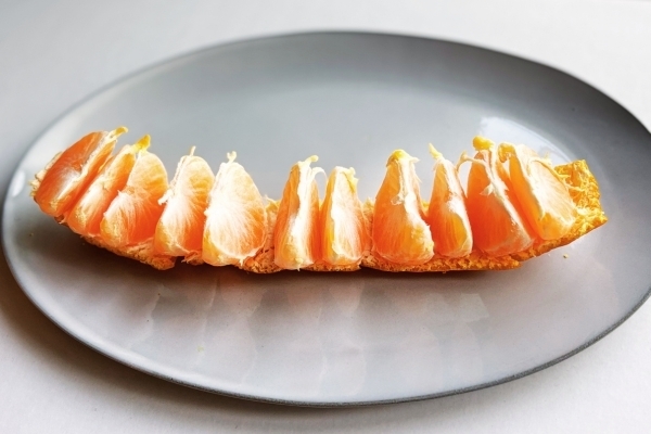 ミカンがベルト状に！　農林水産省が教える画期的な剥き方に「真似します！」「簡単にできた」