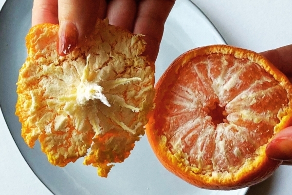 ミカンがベルト状に！　農林水産省が教える画期的な剥き方に「真似します！」「簡単にできた」