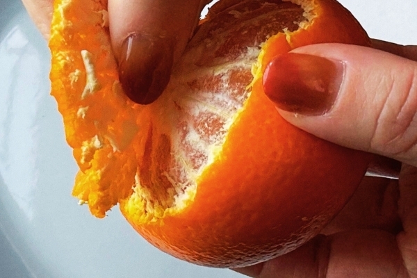 ミカンがベルト状に！　農林水産省が教える画期的な剥き方に「真似します！」「簡単にできた」