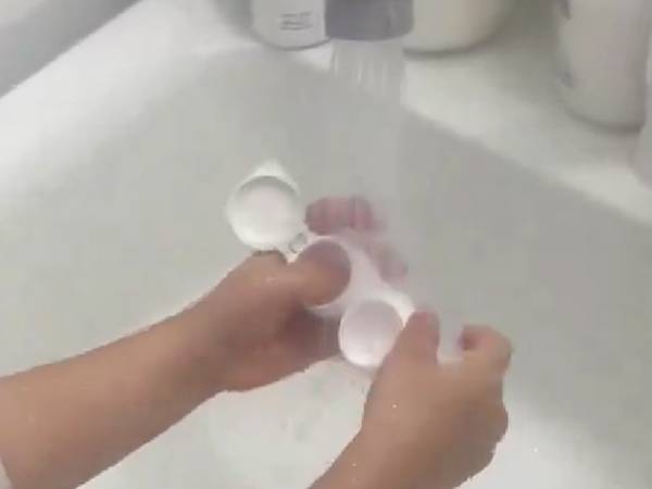 ２歳息子がしたお手伝いが…？　「優しくて怒れない」「さようならー」