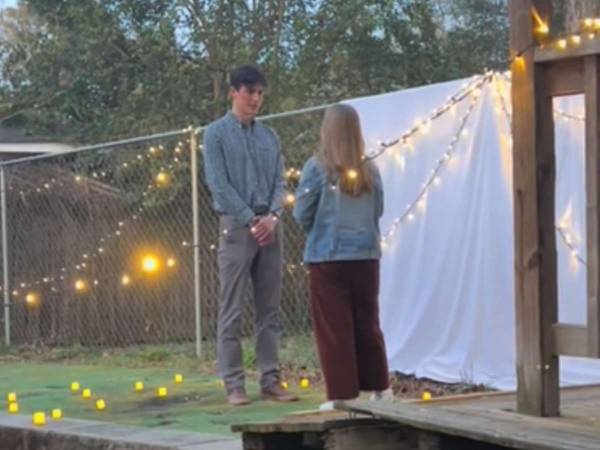 友人のプロポーズの録画で大失敗した女性　理由に「私だったら爆笑する」