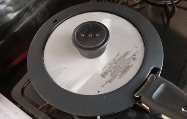 チョコレート、どう溶かしてる？　ローソンの裏技に「洗い物減った！」