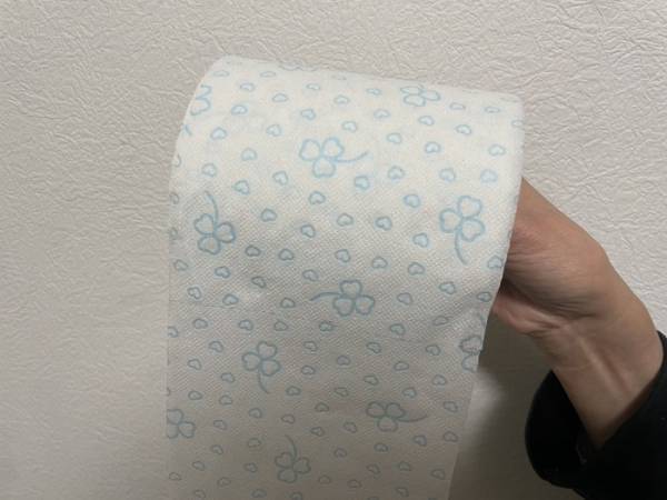 トイレットペーパーのダブルロール　ミシン目がズレた時の対処法に「そんな手が！」