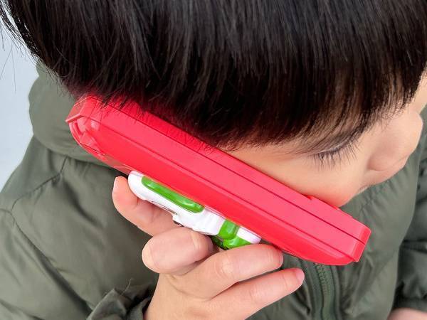 ３歳息子「ハイハイ！そうですか」　誰としてる…ナゾの電話に反響