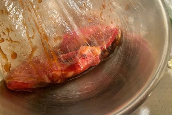 スーパーの赤身肉、アレに漬け込むだけでまるで高級肉　メーカーの情報に「ジューシー！」「目から鱗」