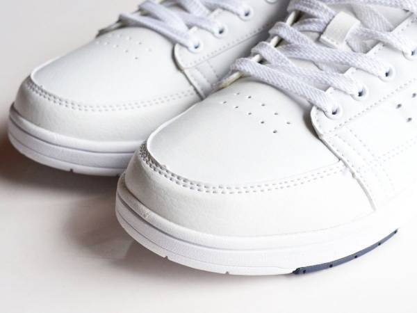 真っ白なスニーカーを保つ！　NIKEのセルフクリーニング術に「ピカピカ」「思ったより簡単」