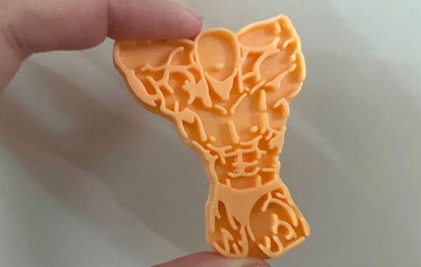 セリアで買った『クッキー型』　デザインに「笑った」「焼きムラが影」