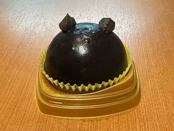 クロネコヤマトとファミマがコラボ！　『クロネコのチョコケーキ』を食べてみると？