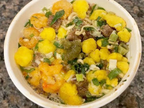 日清の『カップヌードル』　３分経ったら食べる前に…？