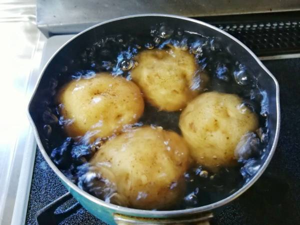 ジャガイモのゆで時間、何分がベスト？　セブンプレミアムの情報に「ありがたい！」「保存版」