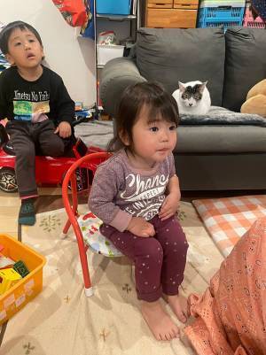 「座る姿勢で印象が違うの図」　写真に「大切なんだな」「面接の資料に使えそう」