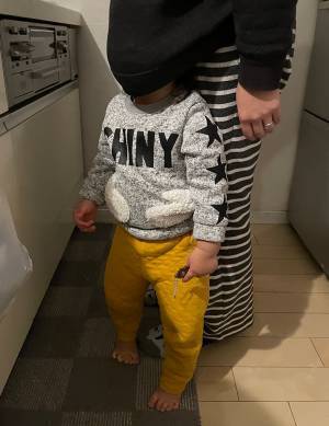 「思考回路が斜め上！」　１歳児の「全力かくれんぼ」が話題