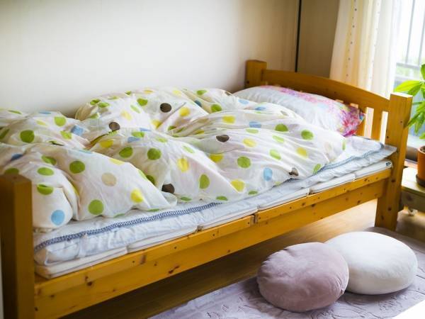 布を噛み込んで動かない…！　ふとんカバーのチャックを直す裏技を西川公式サイトが解説