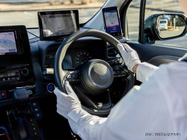 「前のタクシー追ってください！」　運転手の『予想外の返し』に爆笑！