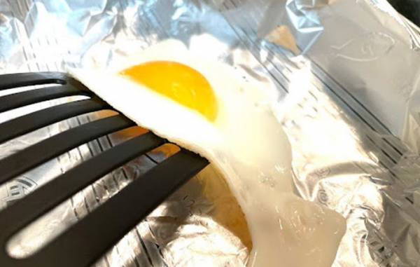 目玉焼き、まだ油敷いてる？　油不要で焼けるキッチングッズがもう手放せない
