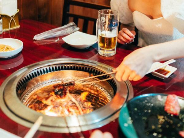 「やりたい放題させてもらった」　女性がウエディングドレス姿で食べたのは？