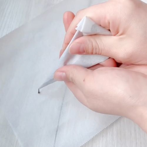 お菓子作りの節約術！　余ったチョコレートでチョコペンを作る裏技に「コスパ抜群」「参考になる」