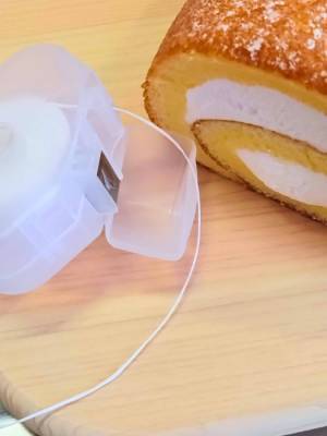 ロールケーキが切り分けにくいなら？　意外なアレを使った方法に「これは気持ちいい」