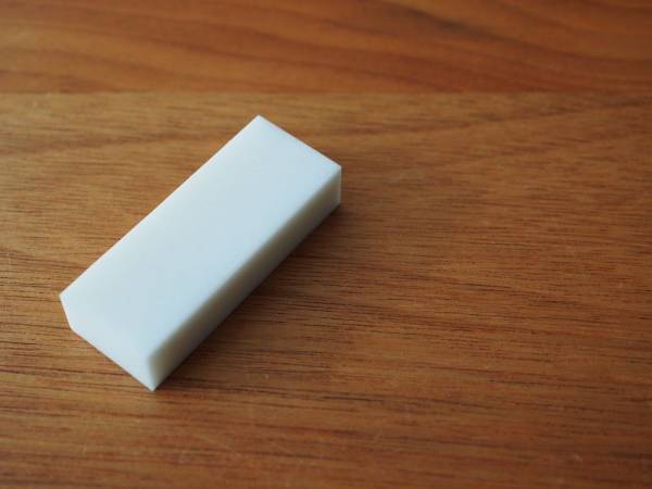 消しゴムの正しい使い方知ってる？　紙を汚さずにきれいに消す方法が「勉強になる」