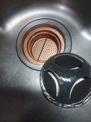 ゴミ受けに『８万いいね』！　写真に「その発想はなかった」「有益な情報」