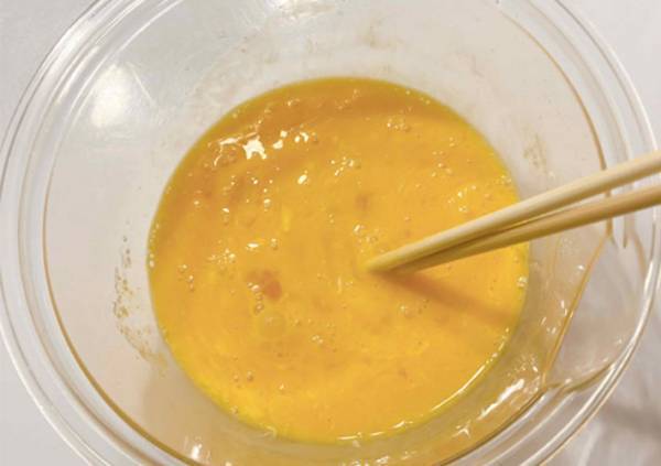 卵焼き、まだフライパンで作ってる？　超時短レシピに「ほぼ、ほったらかし」「油もいらん」