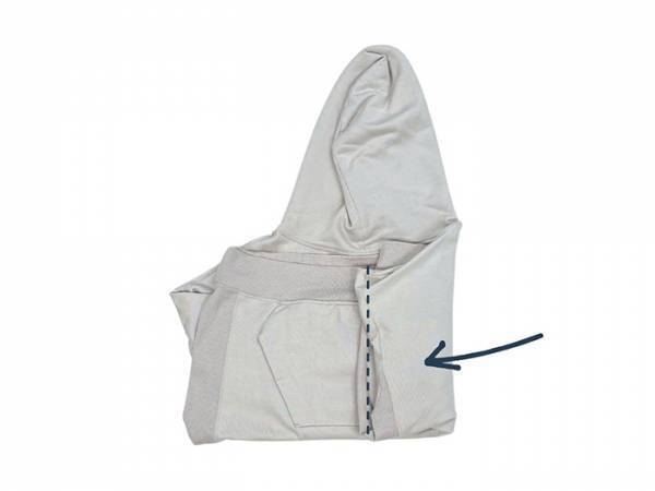 ぐるぐる丸めてない？　NIKEが教えるパーカーの正しい畳み方を実践してみた