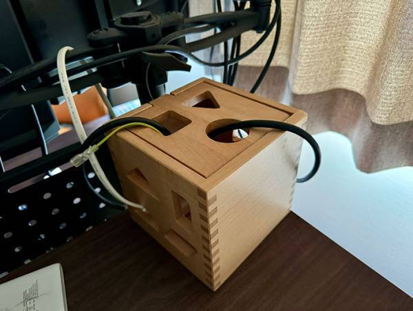 妻「まさかここに使われるとは」　夫の部屋に『見覚えのある箱』があって？