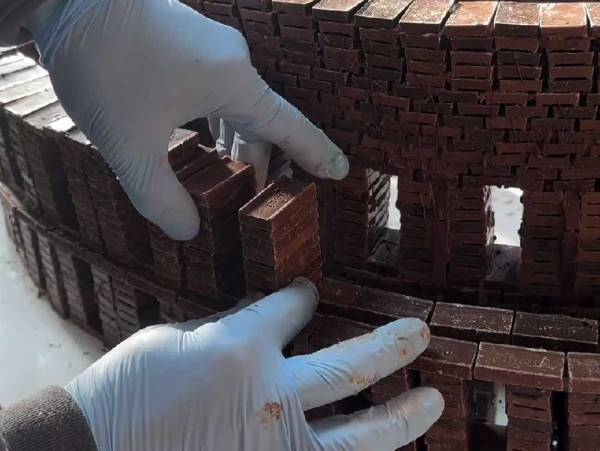 ７８００枚のチョコであの世界遺産を再現…　「ロマンを感じる」「鳥肌が立った」