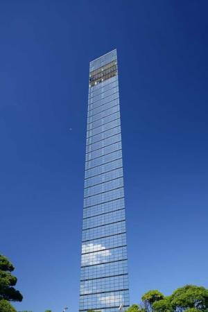 「ペラッペラの定規にしか見えない」　千葉に建つタワーが二度見必至