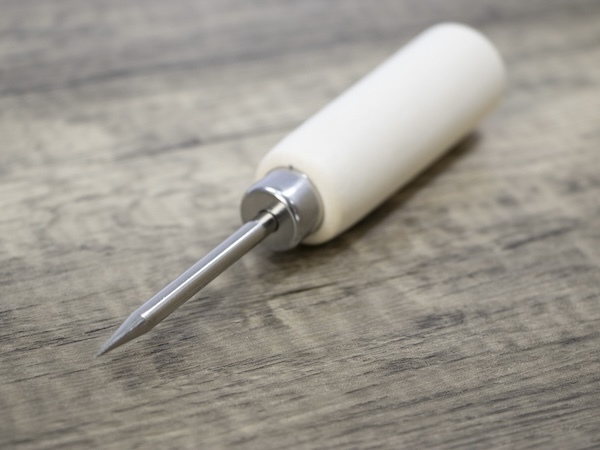 やってみたら手軽すぎた！　冷凍庫の霜取りは使う道具がたったの１つ　ハイアール直伝のお手入れ方法とは