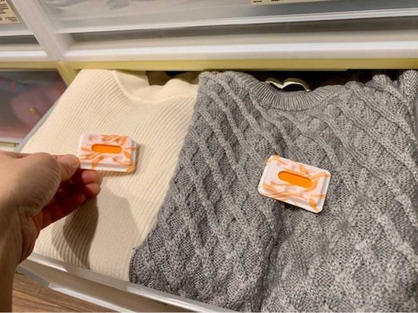 防虫剤は服の上、下どっちに置く？　正解に「ずっと逆にしてた」