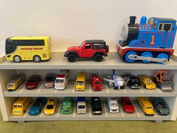 ２歳児「黄色いブーブーどこー！」　おもちゃ箱がゴチャゴチャだったので…？