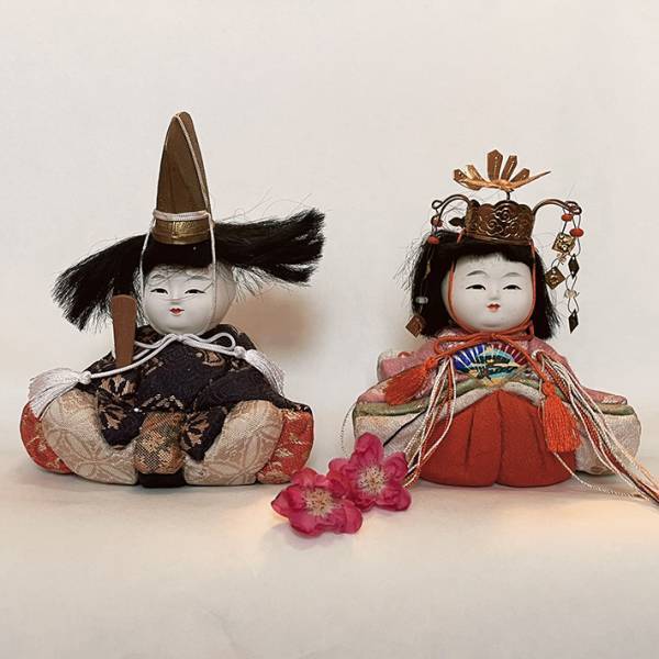 １年ぶりにひな人形と対面　変貌を遂げた姿に「お腹痛い」「ほんと最高」