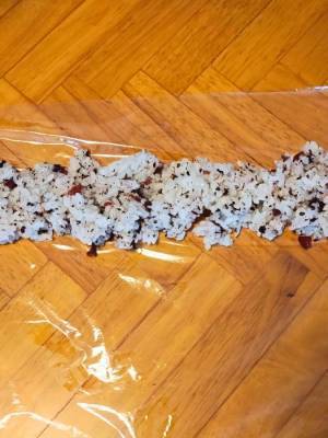 ラップを使ったプチおにぎり量産テクニック　「これはすごい」「簡単！」