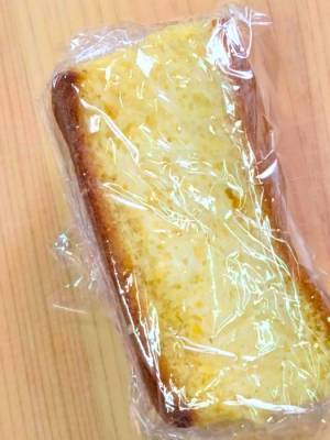 カステラを冷凍すると新感覚アイスに？　誰でもできるアレンジに「めっちゃ気になる」「すっご」