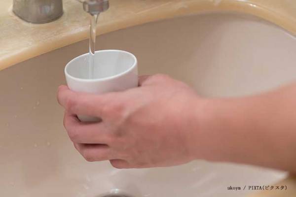 「茶渋には漂白剤がいいけど…」　思わぬ注意点に「知らなかった」