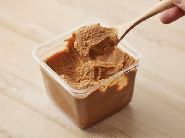 味噌パックに具材を入れるだけ　時短味噌汁に「なぜ今まで気付かなかった…」「目から鱗」