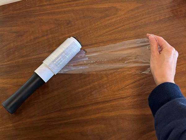 セリアで見つけた『ラップ』　使い道に「超はかどる」「これで割れない」