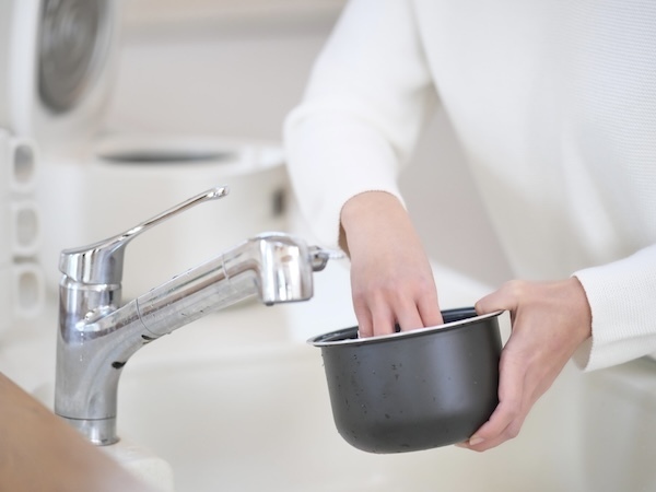 お米の研ぎ方次第でごはんがふっくら　コツに「今日からやります」「有益」