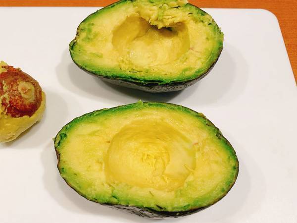 スーパーカップをのせるだけ？　明治が教えるレシピに「手が止まらない」