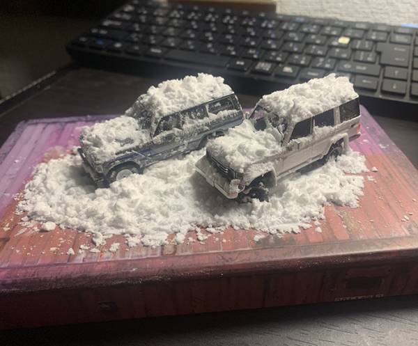 大雪の中の車…と思ったら？　その正体に「その手があったか」「天才かよ」