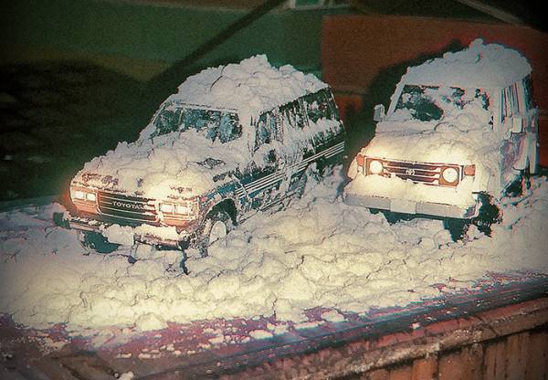 大雪の中の車…と思ったら？　その正体に「その手があったか」「天才かよ」