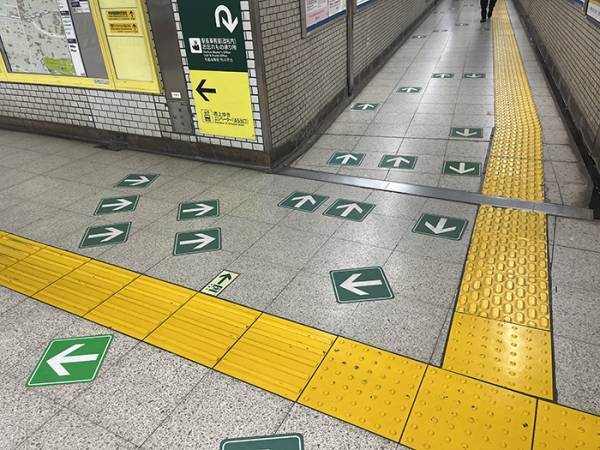 駅で「もはや異変だろこれ」　目にした光景に「ワロタ」「すぐ引き返すやつ」