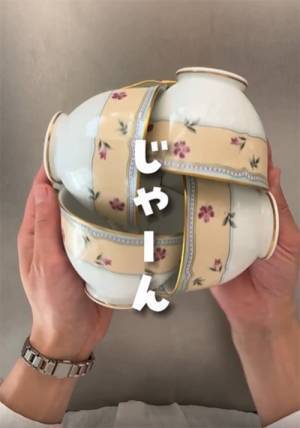 「すごい…」「これは天才だ！」　かさばるティーカップ、横向きにしまうと…？