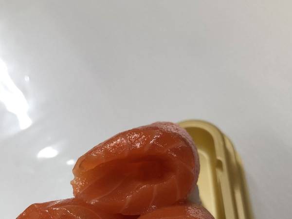 「正気の沙汰ではない」百貨店で売られていた『ケーキ』がケーキじゃない！